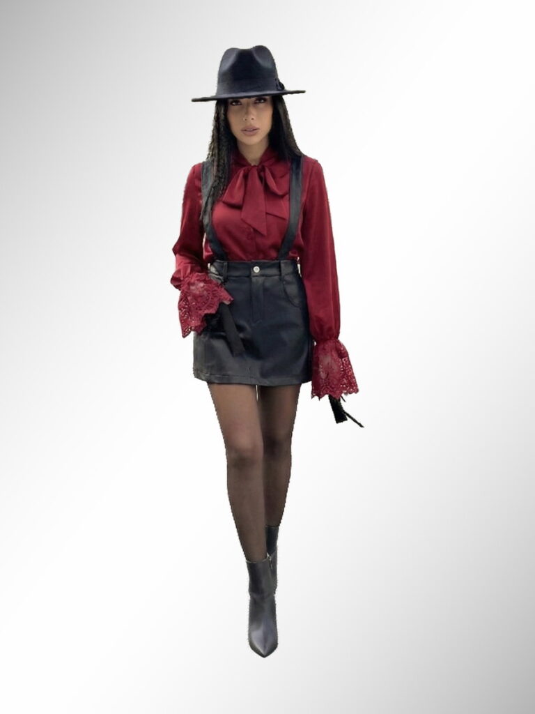 חולצת סאטן בורדו עם פפיון ושרוולי תחרה בשילוב חצאית מיני עור שחורה עם שלייקס, אופנת נשים, גיליס