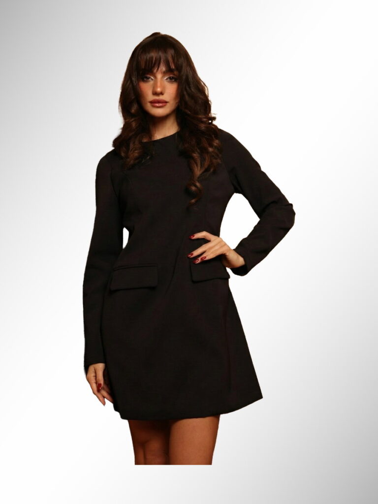 שמלת מיני שחורה עם שרוולים ארוכים וכיסים קדמיים, אופנת נשים ישראלית, בגדי מעצבים אונליין, גיליס